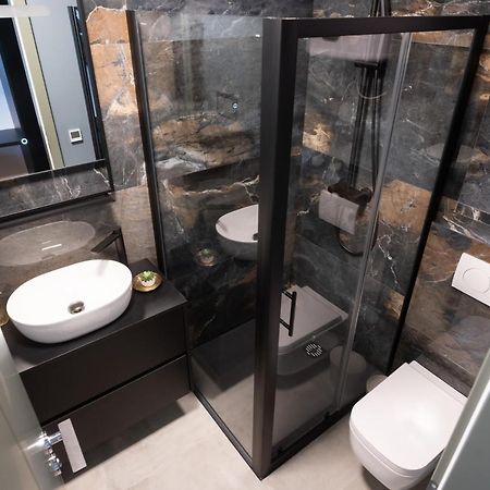 Studio & Rooms Torine 扎达尔 外观 照片