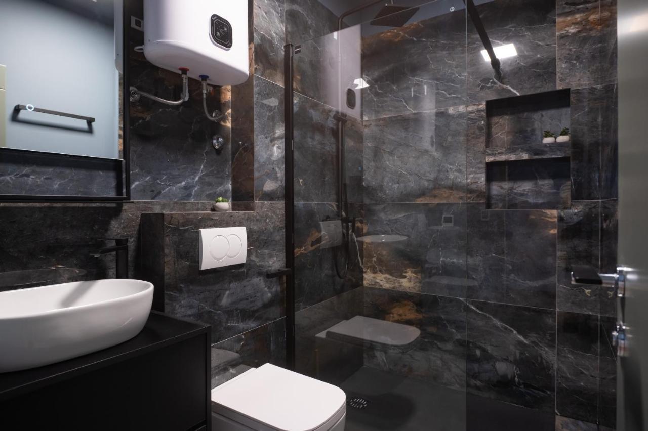 Studio & Rooms Torine 扎达尔 外观 照片