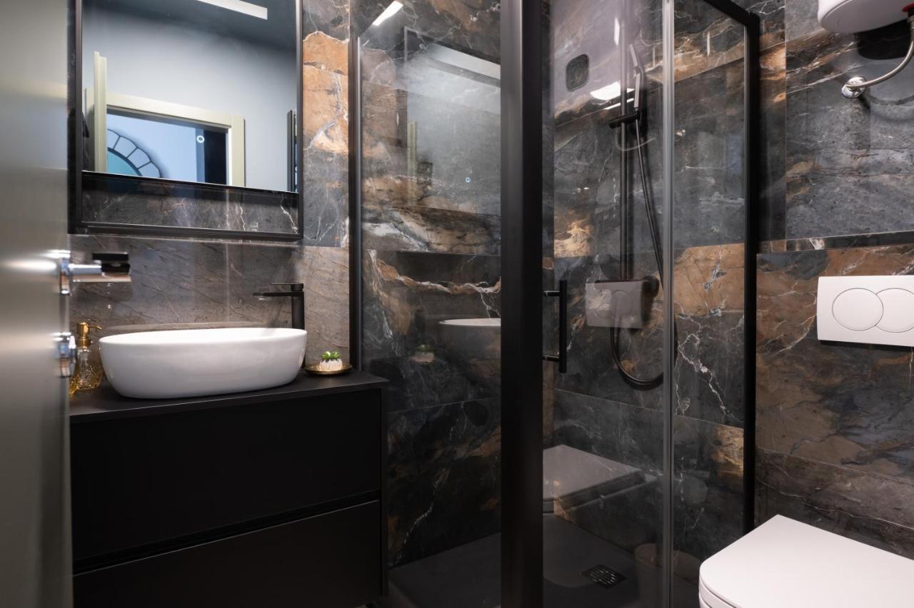 Studio & Rooms Torine 扎达尔 外观 照片