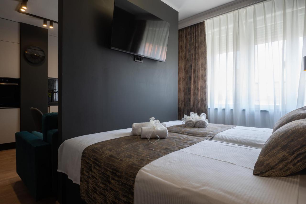 Studio & Rooms Torine 扎达尔 外观 照片