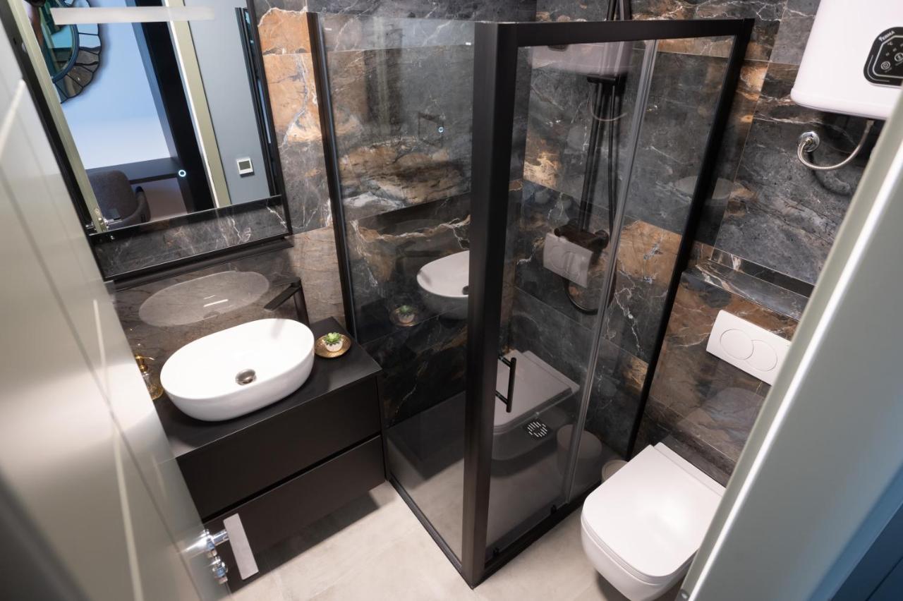 Studio & Rooms Torine 扎达尔 外观 照片